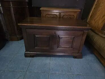 Stilske komode: Prelepa skrinja u odlicnom stanju. Duzina 105 cm Dubina 50 cm Visina na lalafo.rs — 7 Stilske komode: Prelepa skrinja u odlicnom stanju. Duzina 105 cm Dubina 50 cm Visina — 7