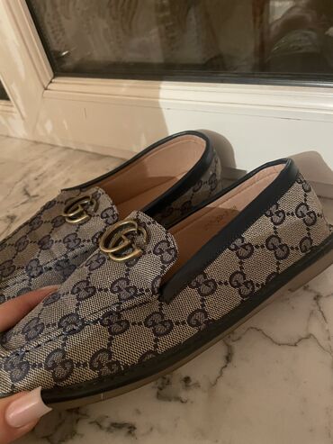Tuflilər: Tuflilər, Gucci, Ölçü: 37.5, rəng - Bej, İşlənmiş