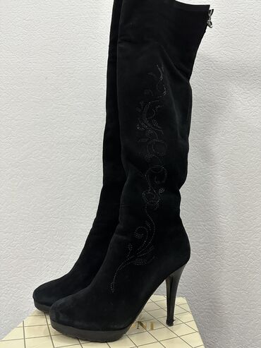 женская зимняя обувь бишкек: Сапоги, 40.5, цвет - Черный