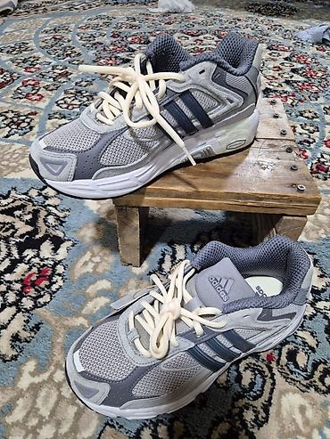 повседневная: Кроссовки adidas (серо‑белые) - Классический беговой силуэт с — 1