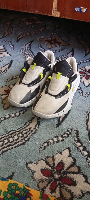 nike air force 1 бишкек: Эркектердин кроссовкасы, 42, Nike, Колдонулган, түсү - Ак, Өзү алып кетүү, Акысыз жеткирүү, Акылуу жеткирүү