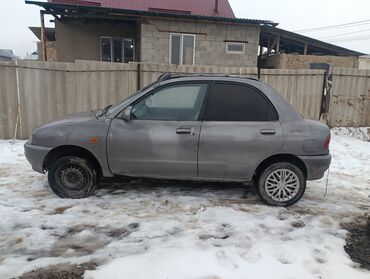 Mazda: Mazda 121: 1992 г., 1.3 л, Механика, Бензин