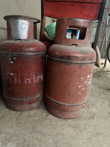 купить колосники для печи: Два баллона для сжиженного газа, предназначенные для бытового