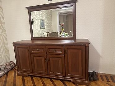 Bufetlər: Klassik üslubda, güzgülü bufet-konsol dəsti. Komplekt: güzgü + alt — 1