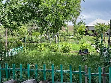 Продажа коттеджей и домов: Продаётся частный дом с большим участком и благоустроенным двором. - — 3