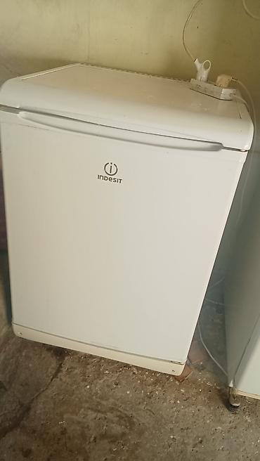 зис москва soyuducu: Indesit mini soyuducu tam işlək vəziyyətdə.60/85 cm. Rusiya — 1