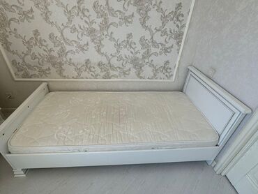 Другие мебельные гарнитуры: В связи с переездом, продается: 1) кровать с матрасом 8000сом 2) шкаф
