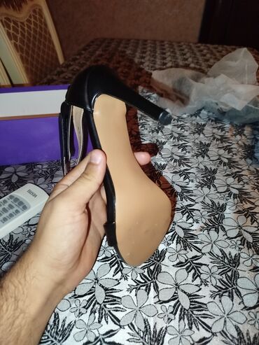 Basanoşka və səndəllər: Ölçü: 38, rəng - Qara, Yeni -da lalafo.az — 8 Basanoşka və səndəllər: Ölçü: 38, rəng - Qara, Yeni — 8