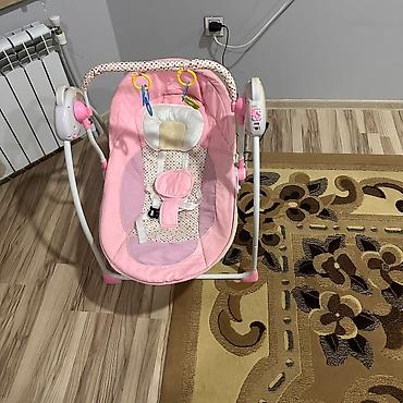 hello kitty oyuncaq: Uşaq üçün elektrikli yelləncək-beşik. Çəhrayı rəngdə, yumşaq — 1