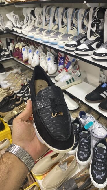 Ayaqqabılar: Məhsul: Kişi və qadın ayaqqabıları – gündəlik və stil kombinasiyası — 12