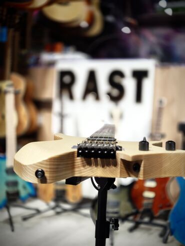 Elektro gitaralar: Elektron gitara, 6 sim, Yeni, Ünvandan götürmə — 9