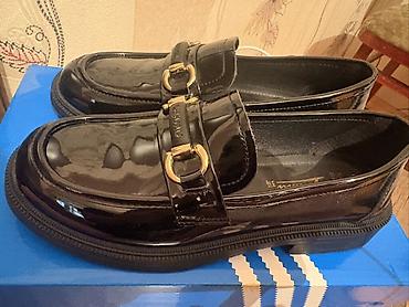 Qadın ayaqqabıları: Qadın üçün klassik laklı loafer ayaqqabılar - Brend: Youma - Rəng — 3
