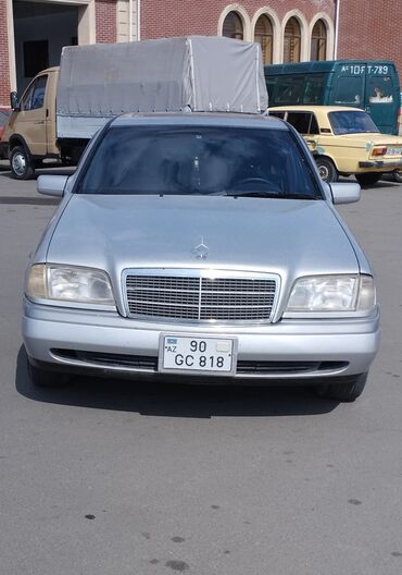 mersedes yan güzgülər: Mercedes-Benz 200: 2 l | 1996 il Sedan