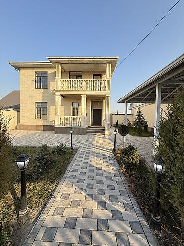 Продажа коттеджей и домов: 🏡 СРОЧНО ПРОДАЕТСЯ ДОМ в Ак-Ордо 3! 📐 Площадь дома: 125 м² 🌿 Участок — 3