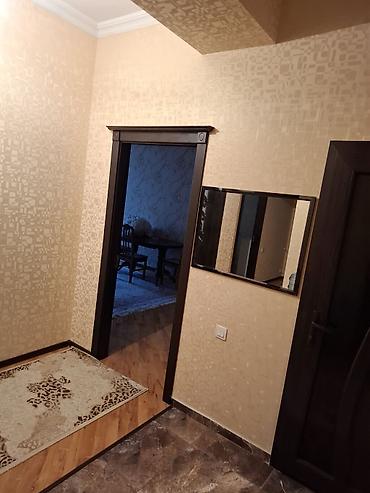 Mənzillər: Bakı, 8-ci kilometr, 3 otaqlı, Köhnə tikili, m. Xalqlar Dostluğu, 100 kv. m — 4