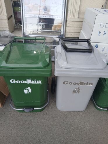 zibil qutulari: Yaşıl rəngdə, təkərli "Goodbin" zibil qutusu, plastik materialdan