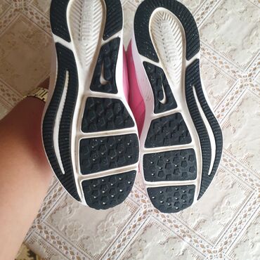 Patike: Nike, Veličina - 31 na lalafo.rs — 3 Patike: Nike, Veličina - 31 — 3