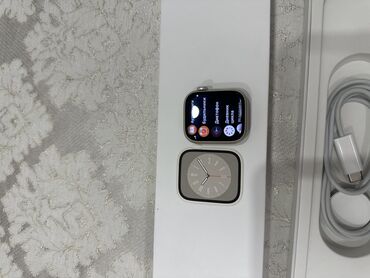 Apple Watch: Продаю часы Apple Watch 8 Star light 41 mm, ремешок m/l Состояние