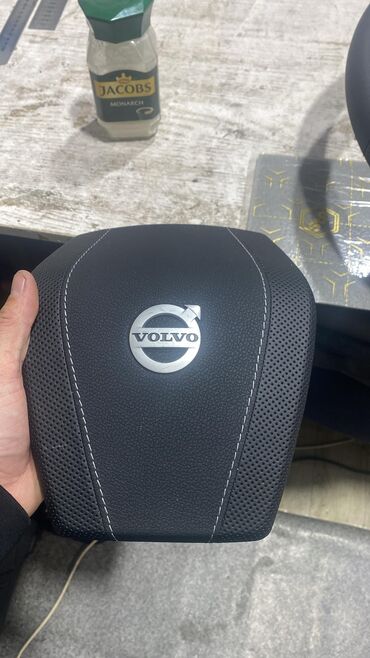 Чехлы и накидки на сиденья: Чехлы Кожаные, цвет - Черный, Volvo, Новый, Самовывоз — 3