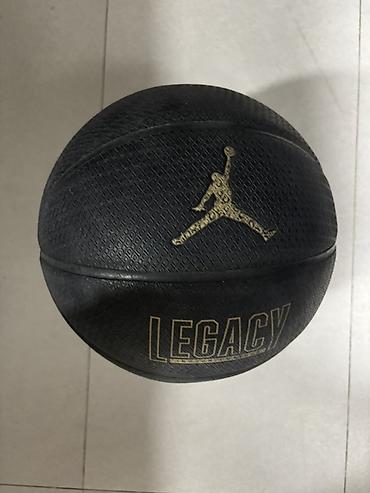 İdman və istirahət: Məhsul: Jordan Legacy basketbol topu - Rəng: Qara, qızılı loqo və — 2