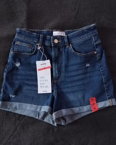 zenske pantalone i sakoi: Shorts, Britches