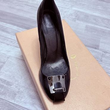Tuflilər: Baha alinmisdi,ucuz satilir. Qadın klassik tufli – Versace - Model — 2