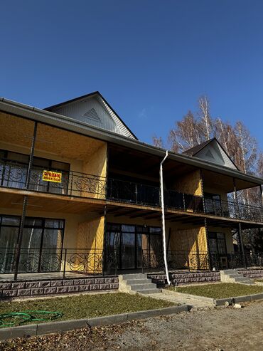 Посуточная аренда домов: 50 м², 3 комнаты — 9