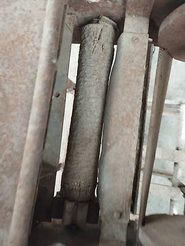 Колье: Металлический станок/механизм с загрузочным лотком и приводным узлом — 20