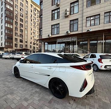 120 прадо: Toyota Prius: 2018 г., Гибрид, Лифтбек — 4
