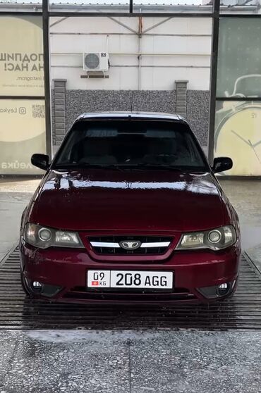 самые дешёвые машина: Daewoo Nexia: 2009 г., 1.6 л, Механика, Бензин, Седан