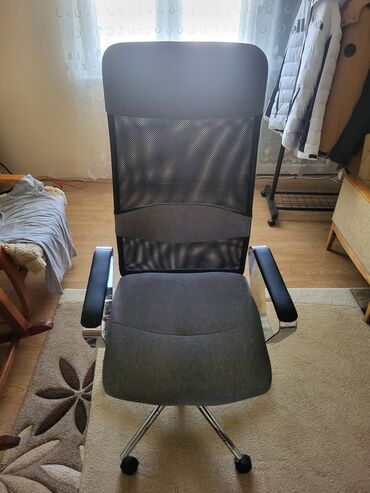 forma ideale kancelarijske stolice: Ergonomska, bоја - Siva, Upotrebljenо