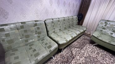 тумбу под обувь и вешалку: Раскладной диван, Б/у, Тройка