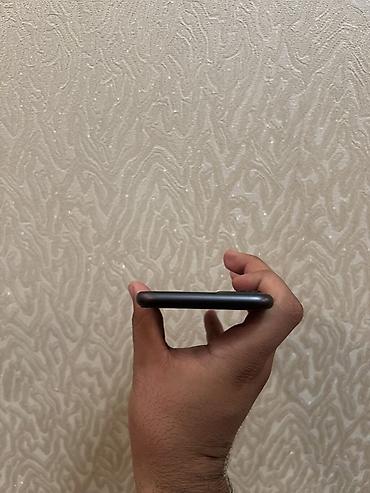 a13 ekran: IPhone 11, 128 GB, Qara, Simsiz şarj — 3