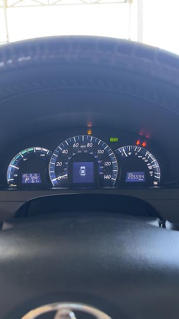 двигитил: Toyota Camry: 2012 г., 2.5 л, Вариатор, Гибрид, Седан — 7