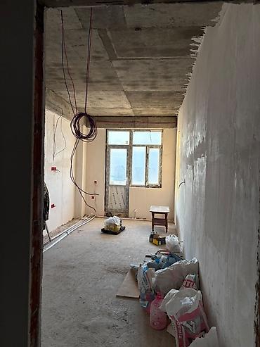 həyət qapısı: 70 Kv Saray Jasmin Elektrik işləri görülüb emusiya vurulub, kombi — 4