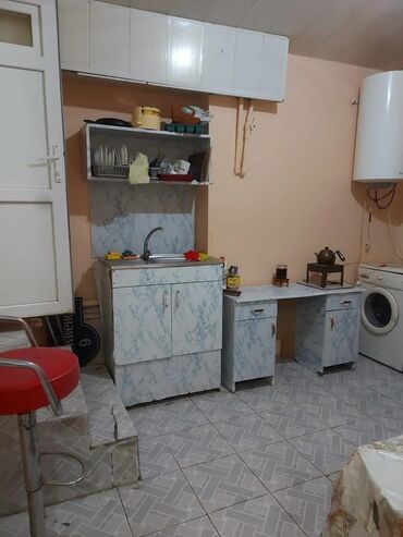 Sex, zavod və fabriklər: Xalqlar dostluğunda corab sexi və gözəllik salonu olan 70 kvadrat 5 — 12