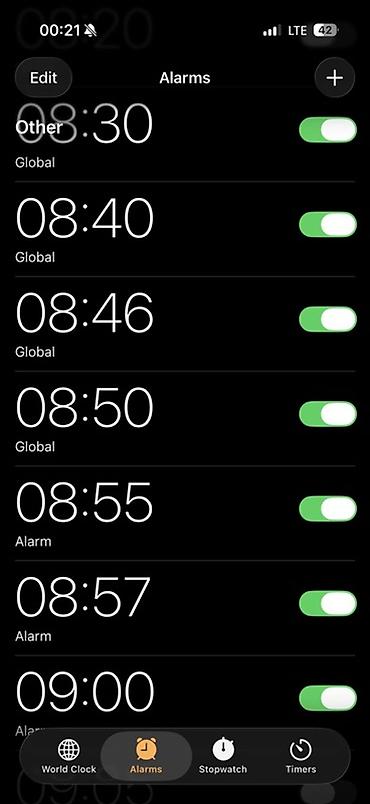 bilio global: Xidmət: iPhone üçün “Alarmlar” tətbiqində çoxsaylı zəngli saatların — 2