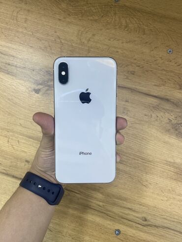 Apple iPhone: IPhone Xs, Б/у, 64 ГБ, Белый, Защитное стекло, 80 %