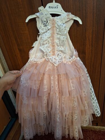 Toy paltarları: Don yenidir 1defe geynilib. 2-3 yawinda 4yawinda uwagada geder — 3