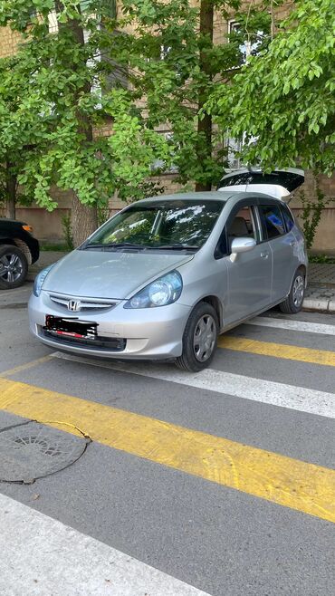 Honda: Honda Fit: 2005 г., 1.3 л, Вариатор, Бензин, Хэтчбэк