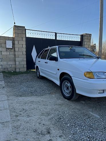 VAZ (LADA): LADA Samara (hatchback), ağ rəng. Xüsusiyyətlər: - Kuzov: 5 qapılı — 13