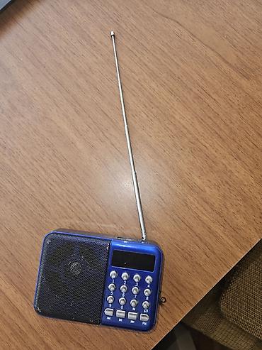 mp3 pleyer: Kompakt portativ musiqi çaları və FM radio Xüsusiyyətlər: - Model: C3 — 2