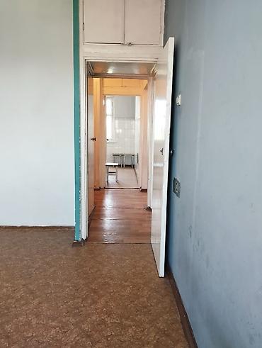 реальному: 3 комнаты, 61 м², Кызыл Аскер 105 серия, 5 этаж, Требуется ремонт — 9