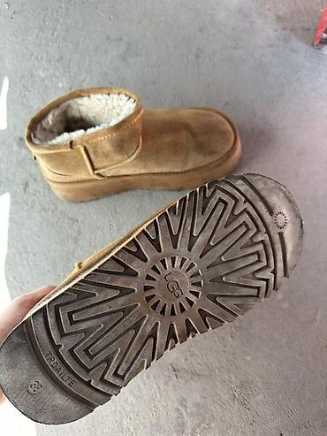 тапочки женские уличные с мехом: Угги, 38, UGG, Б/у, цвет - Коричневый — 2