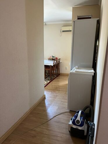 продажа квартир гостиничного типа в бишкеке: Срочно продаю 2х комнатную каартиру студию в центре города. Район