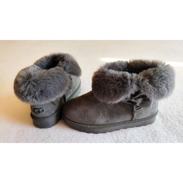 Ugg obuća: Ugg čizme, bоја - Siva, 39 na lalafo.rs — 8 Ugg obuća: Ugg čizme, bоја - Siva, 39 — 8