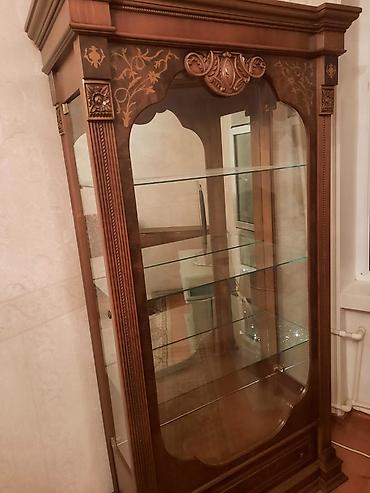 Klassik üslubda vitrin şkaf (2 eded) - Material: ağac karkas, şüşə lalafo.az -da Klassik üslubda vitrin şkaf (2 eded) - Material: ağac karkas, şüşə