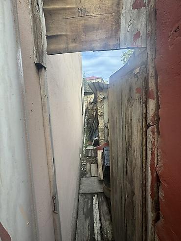 agsuda ev satilir: 5 otaqlı, 180 kv. m, Orta təmir — 6