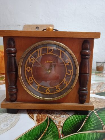 антиквар: Продаю советские часы маяк в отличном состоянии работают хорошо
