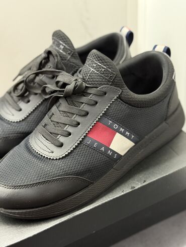 Кроссовки и спортивная обувь: Мужские кроссовки, 41, Tommy Hilfiger, Б/у, цвет - Черный, Самовывоз